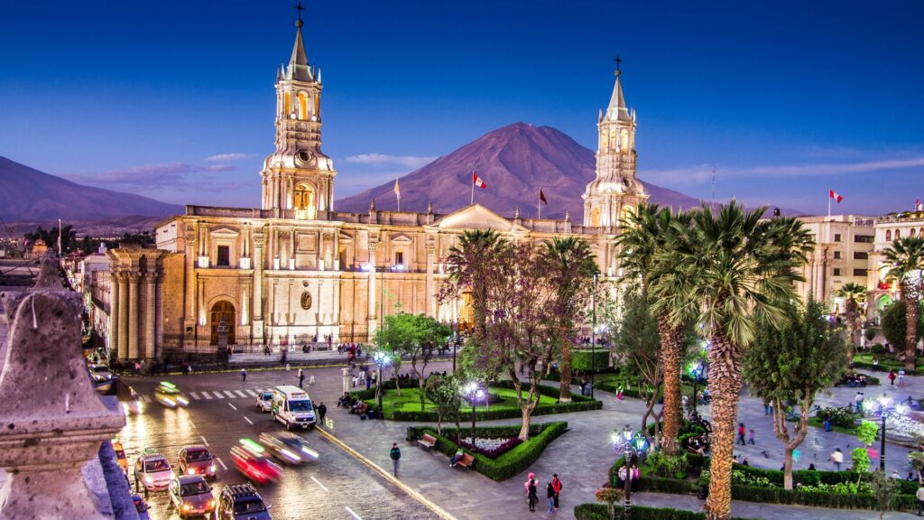 Plaza de Armas, Arequipa, Pérou © Locoterroir