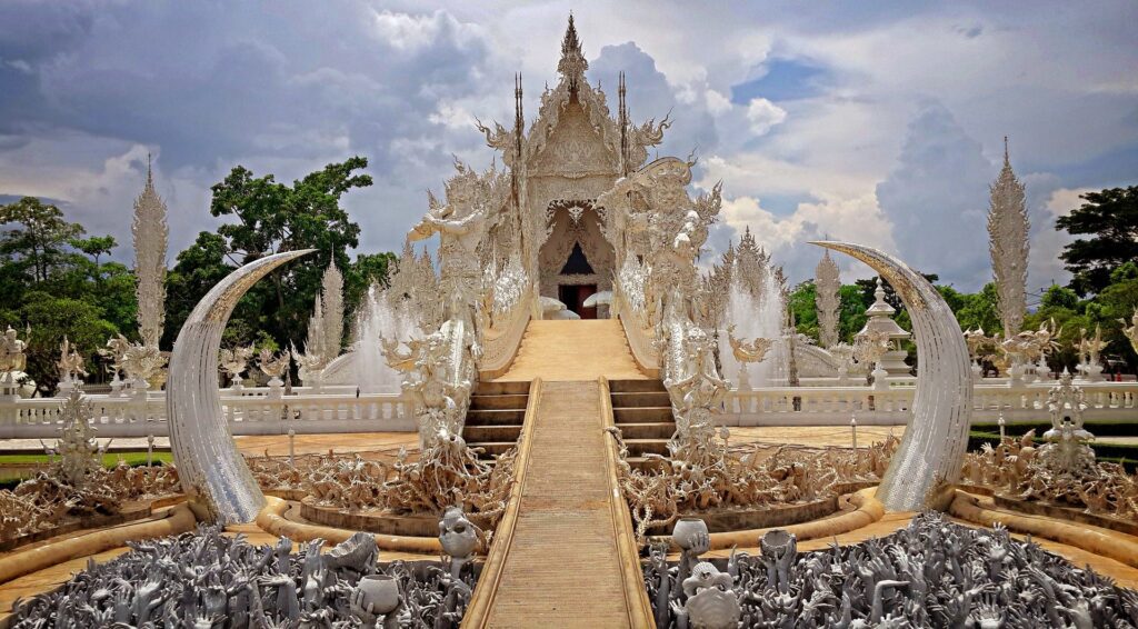 Wat Rong Khun, Chiang Rai, Thaïlande © GusbellSStudio