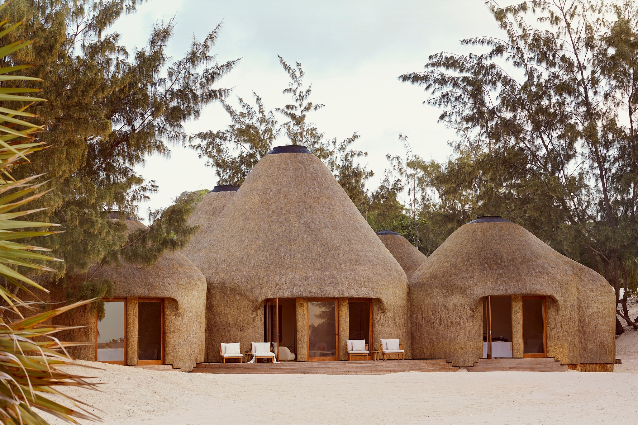 L'extérieur tranquille d'un bungalow, Hôtel Kisawa Sanctuary, Benguerra, Mozambique © Kisawa Sanctuary