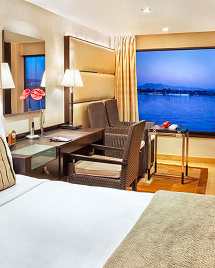 Luxury Cabin, Oberoi Zahra Nile Cruiser © Oberoi Hotels & Resorts