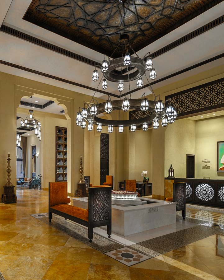 Lobby, Hôtel Qasr Al Sarab Desert, Abu Dhabi © Anantara Hotels