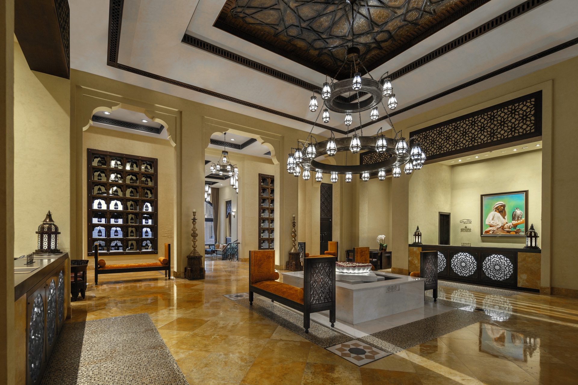 Lobby, Hôtel Qasr Al Sarab Desert, Abu Dhabi © Anantara Hotels