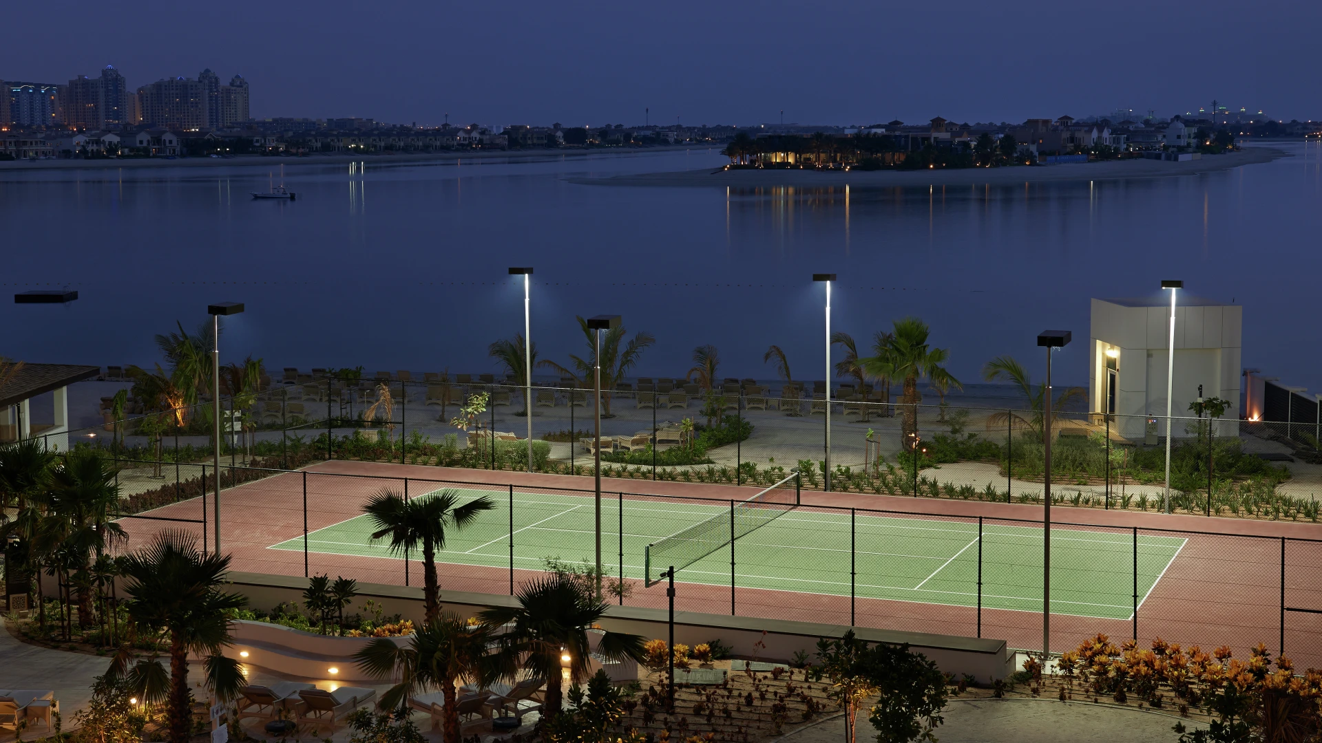 Terrains de tennis, Waldorf Astoria Dubaï Palm Jumeirah © Hilton Worldwide