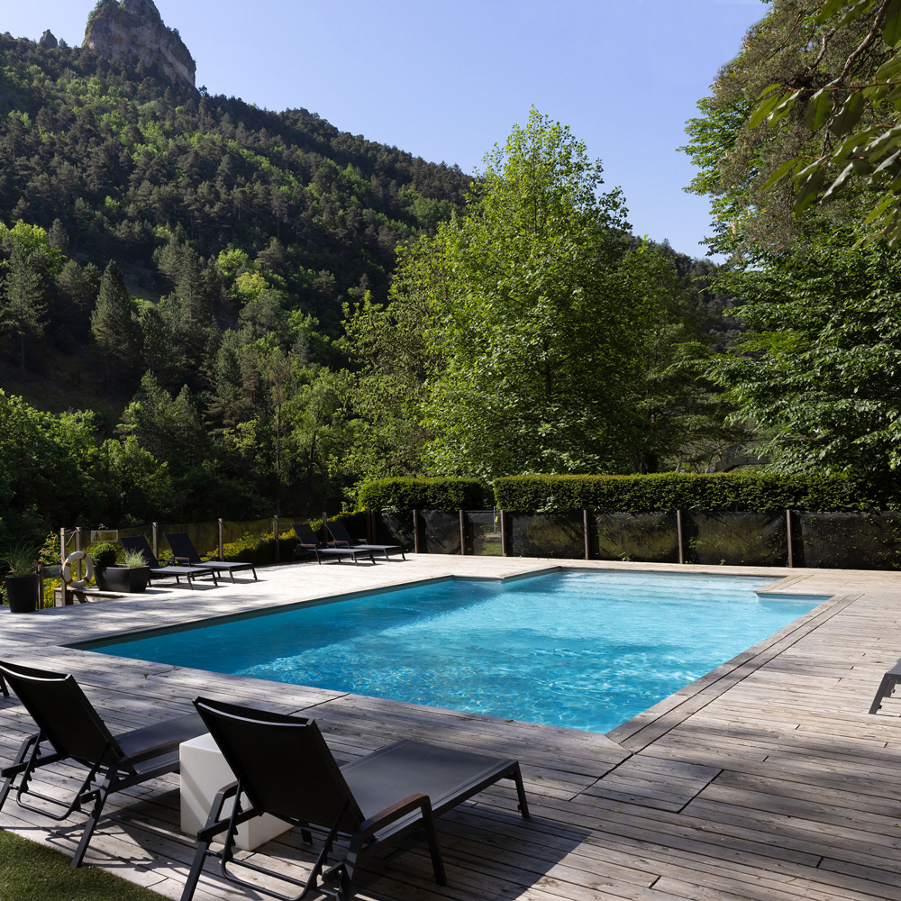 Piscine, hôtel de la Muse, Gorges du Tarn, France © PMT Hotels