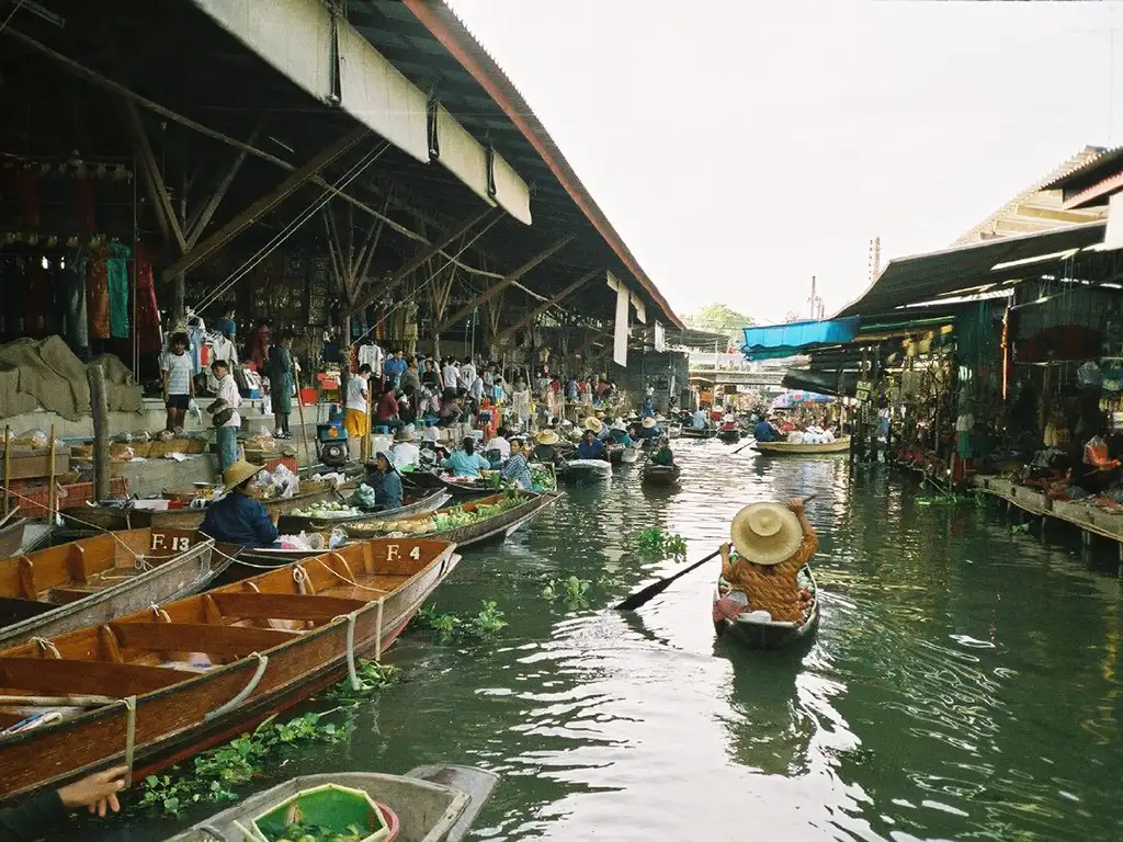 Marché flottant de Damnoen Saduak, Bangkok, Thaïlande © Phil Whitehouse