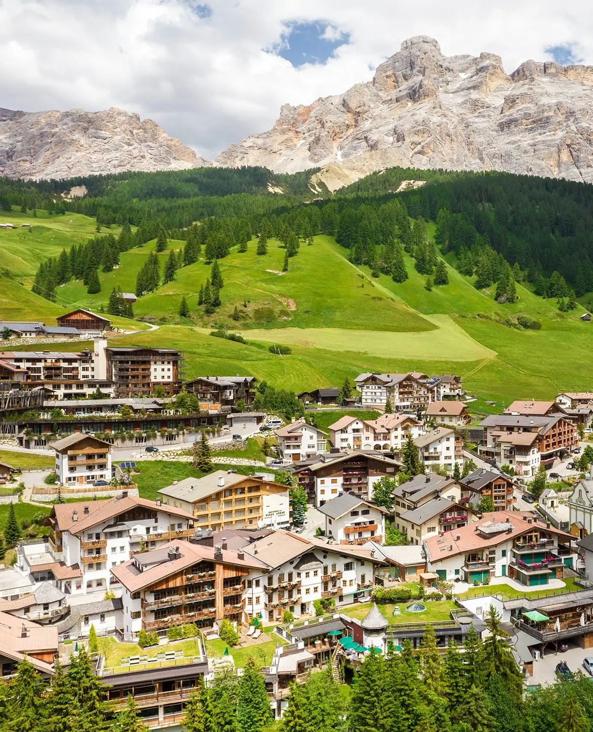 Village de San Cassiano, Aman Alpina Rosa, Dolomites, Italie © Aman Group