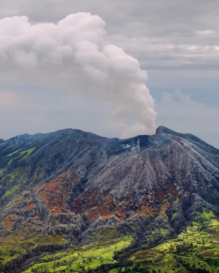 Volcan Turrialba, Costa Rica © Bernal Saborio