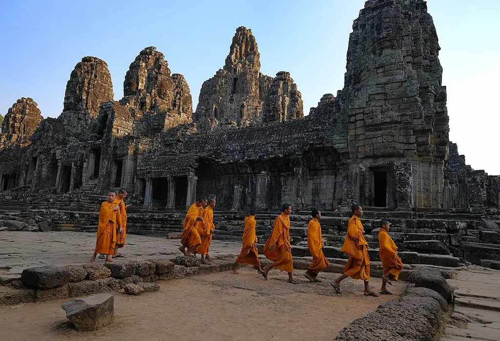 Bonzes à Angkor Wat, Cambodge © The 5ifth